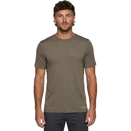 Mens Featherweight Classic Short-Sleeve T-shirt - Men's