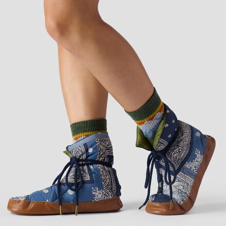 The Great Outdoors - The Down Quilted Puffer Slipper - Women's